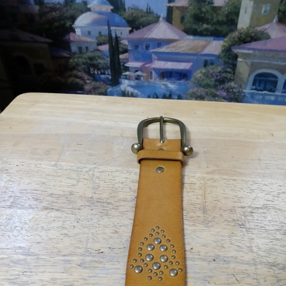 Linea Pelle Handmade Studded Genuine Leather Belt Size Medium 32"-36".🏇🏆 - Picture 3 of 12